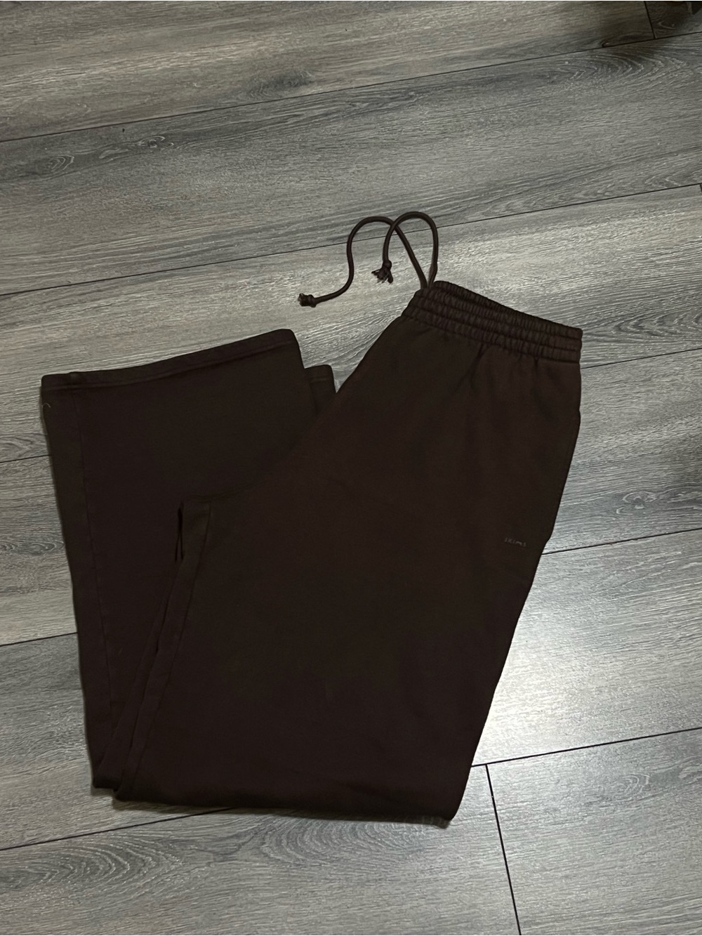 Skims wide leg fleece dark brown sweats